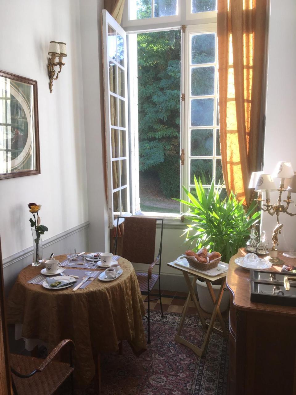 Chateau De La Haye Bed and Breakfast Contigné Exterior foto